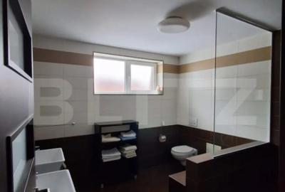 Casă cu 5 camere în Central