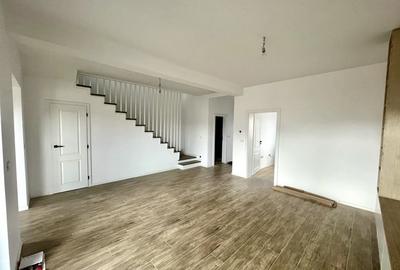Duplex cu 4 camere cu Canalizare în Moșnița Nouă - 3