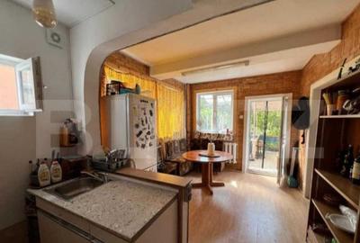 Casa individuala de inchiriat, cu 5 camere, 250 mp, zona Cet - 1