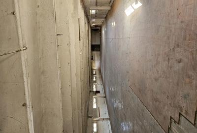 Inchiriez hala Arad centura. - 2