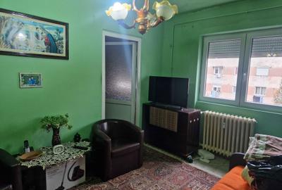 Apartament cu 3 camere semidecomandat în Zădăreni - 1