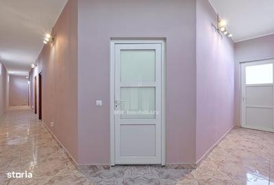 Spațiu comercial, de 175 mp, în Titan - 1