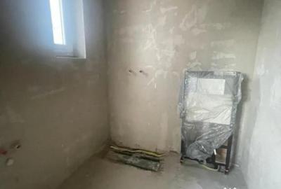 Casă cu 4 camere cu Teren 400 Mp în Central