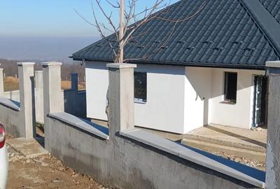 Casă cu 4 camere în Păun - 5