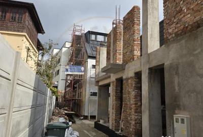 Casă cu 5 camere cu Canalizare în Splaiul Unirii - 3