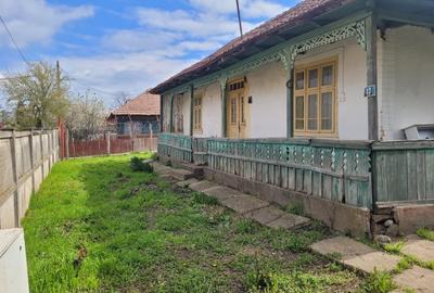 Casa batraneasca locuibila, cu teren generos de 1500 mp,IF Dascalu, langa Profi - 2