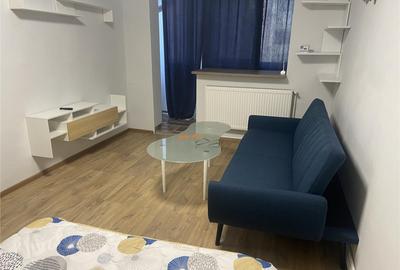 Garsoniera , zona ultracentrala - Piata Moldovei , et 3/4 , - 5