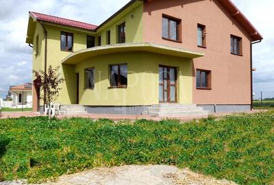 Casă individuală cu 7 camere cu Garaj în Iosia - 1