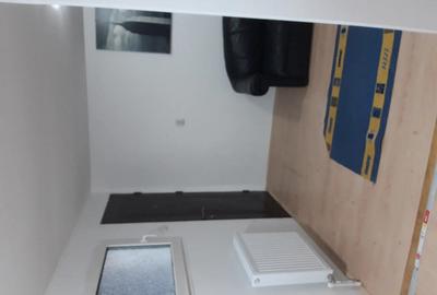 Inchiriez apartament cu o suprafa?a de 55 metri patra?i in zona centrala - 2