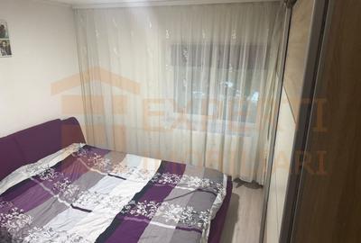 Apartament cu 3 camere decomandat în Km 5
