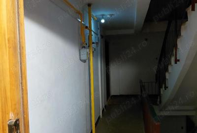 Apartament cu 3 camere decomandat în Traian - 8