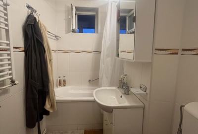 Apartament cu 3 camere semidecomandat în Hipodrom