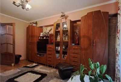 Apartament cu 3 camere decomandat în Marghita - 2