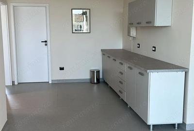 Spațiu comercial, de 146 mp, în Semicentral - 17