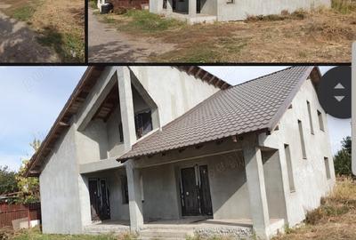 Casă cu 4 camere cu Teren 500 Mp în Central