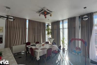 Spațiu comercial, de 900 mp, în Central