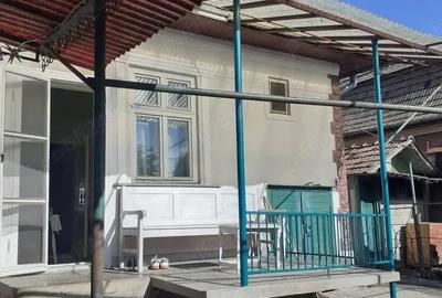 Casă cu Teren 355 Mp în Central - 3