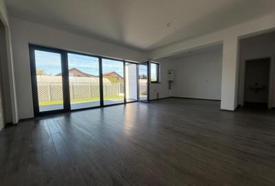 Duplex cu 4 camere, Gata de mutat. Comision 0 - 20