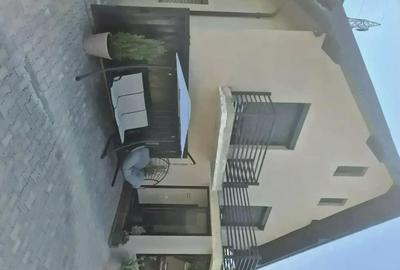 Casă cu 8 camere cu Teren 800 Mp în Central - 2