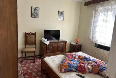 Apartament cu 3 camere decomandat în Petros - 3