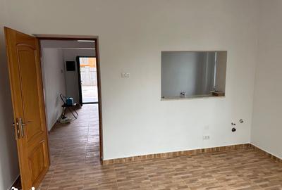 Casă cu 9 camere cu Canalizare în Drumul Taberei - 8