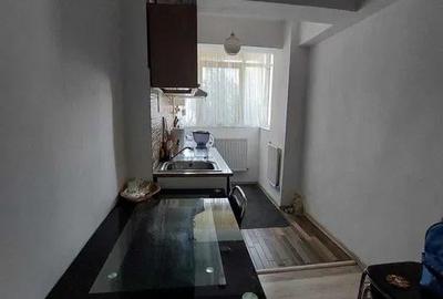 Alexandru cel Bun - Zimbru , 2 camere decomandat, etaj intermediar - 2