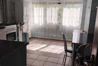 Apartament cu 2 camere decomandat în - 6