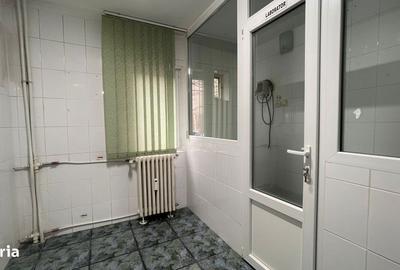 Spațiu comercial, de 64 mp, în Decebal - 7