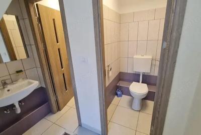 Spațiu comercial, de 110 mp, în Central - 3