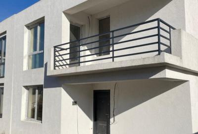 Casa situata in zona Mamaia Sat - 11