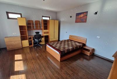 Inchiriez casa 4 camere Bacu - 1