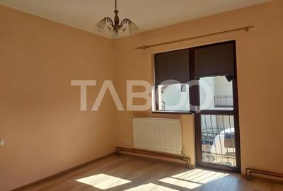 Duplex cu 4 camere cu Canalizare în Piața Cluj - 7