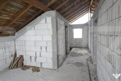 Casă cu 4 camere cu Teren 400 Mp în Central - 2