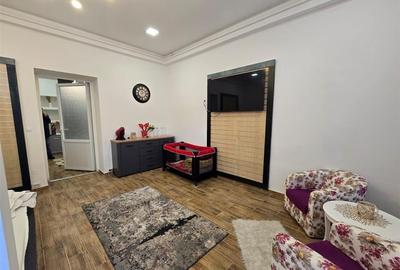 Spațiu comercial, de 80 mp, în Central - 7