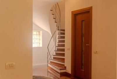 Casă cu 7 camere cu Canalizare în Șoseaua Nordului - 2