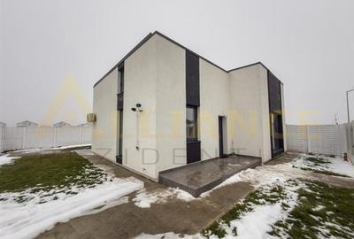 Casă cu 3 camere cu Teren 300 Mp în Berceni - 1