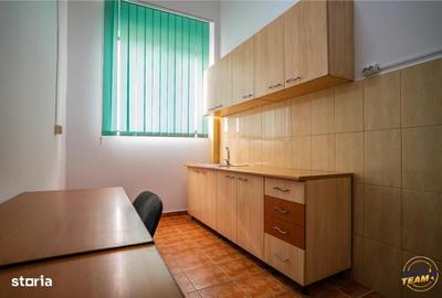 Spațiu comercial, de 40 mp, în Tractorul - 4