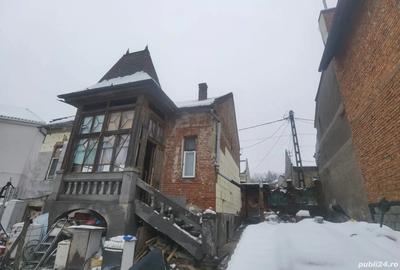 Casă în Central