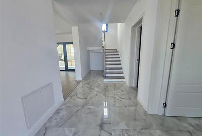 Duplex cu 4 camere cu Canalizare în Ipotești - 2