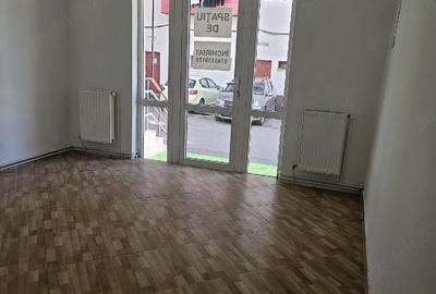Spațiu comercial, de 50 mp, în Central - 5