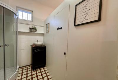 Casă de vânzare deosebită, pretabil locuit, cabinete, afacere! - 1