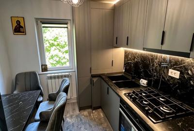 Apartament cu 3 camere semidecomandat în Central - 3