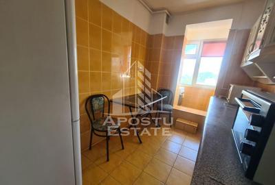 Apartament cu 3 camere decomandat în Complex Studențesc
