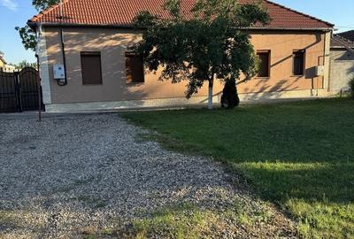 Casă cu 4 camere în Sânleani - 1
