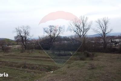 Teren de 2200 mp, în Central - 5