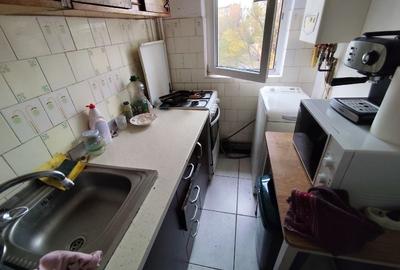 Inchiriere 1 camera  Apartament 3 camere decomandat -sunt deja 2 baieti- 600 lei - 6