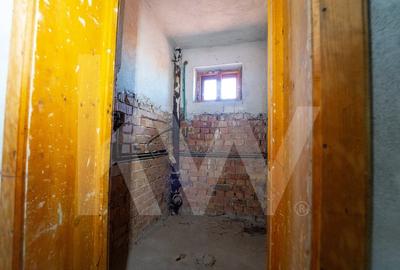 Casa cu personalitate si potential in Sebes - ideala pentru locuinta de familie - 20