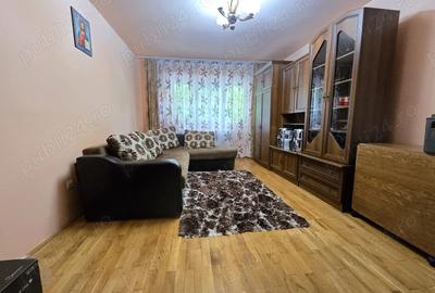 Inchiriez apartament cu 3 camere - 1