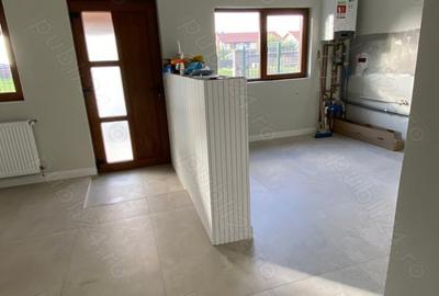 Casă cu 4 camere cu Teren 275 Mp în Moșnița Nouă - 1