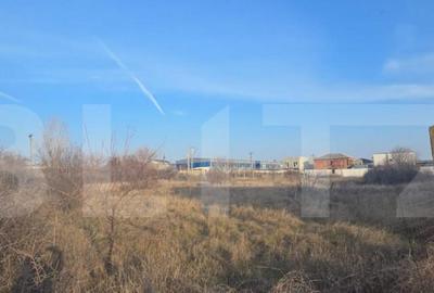 Teren de 4567 mp, în Central